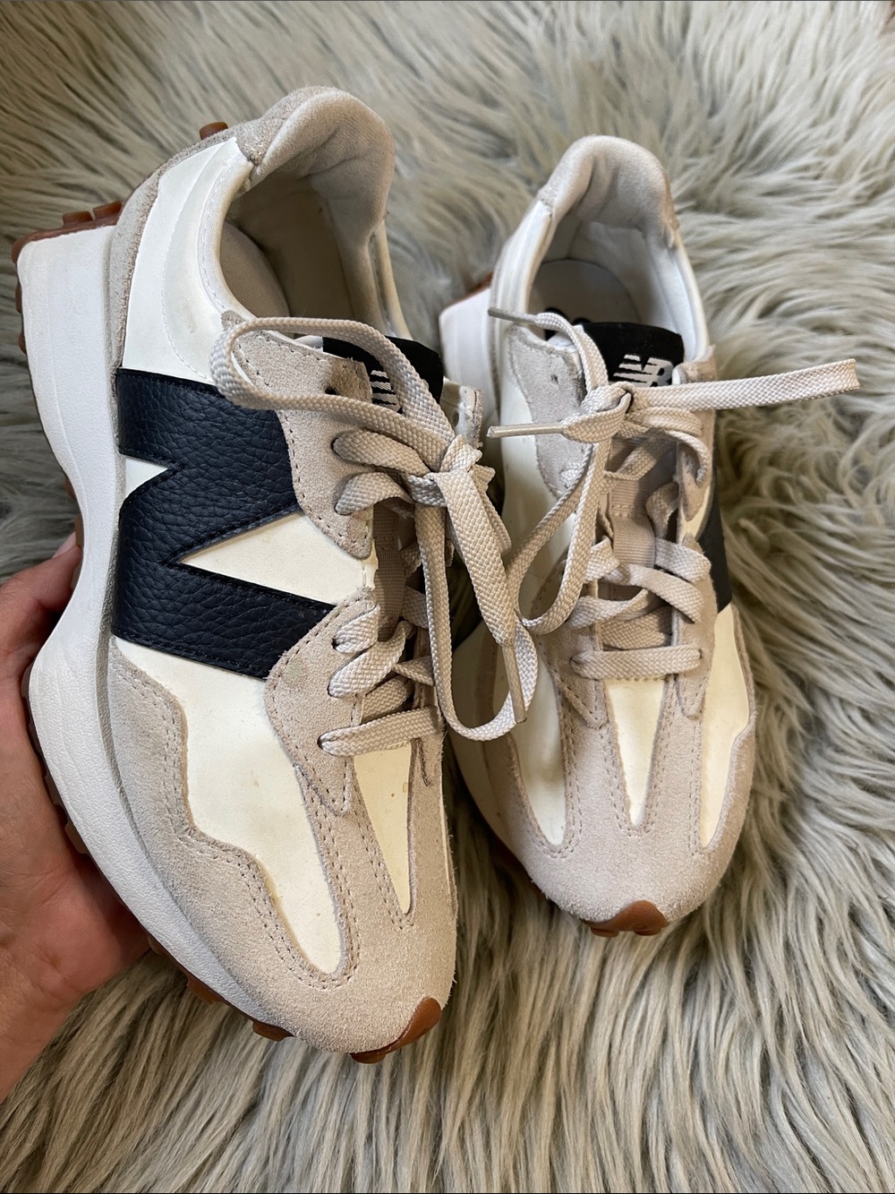 New Balance 327